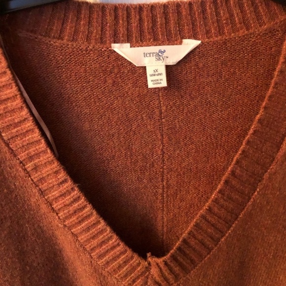 NWT- V- Neck sweater size 1X in perfect condition- NEW - Picture 3 of 6